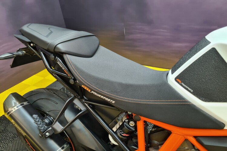 KTM 1290 SUPER DUKE R