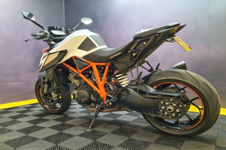 KTM 1290 SUPER DUKE R