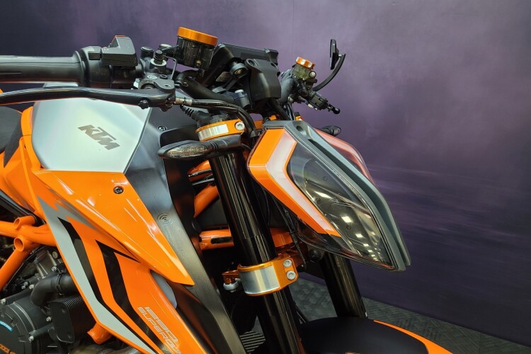 KTM 1290 SUPER DUKE R