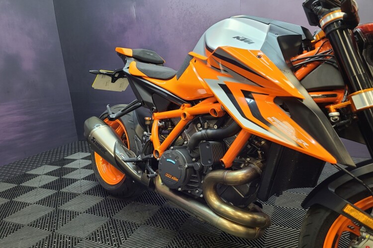 KTM 1290 SUPER DUKE R