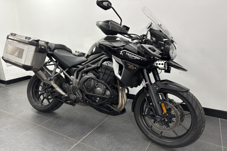 TRIUMPH TIGER 1200