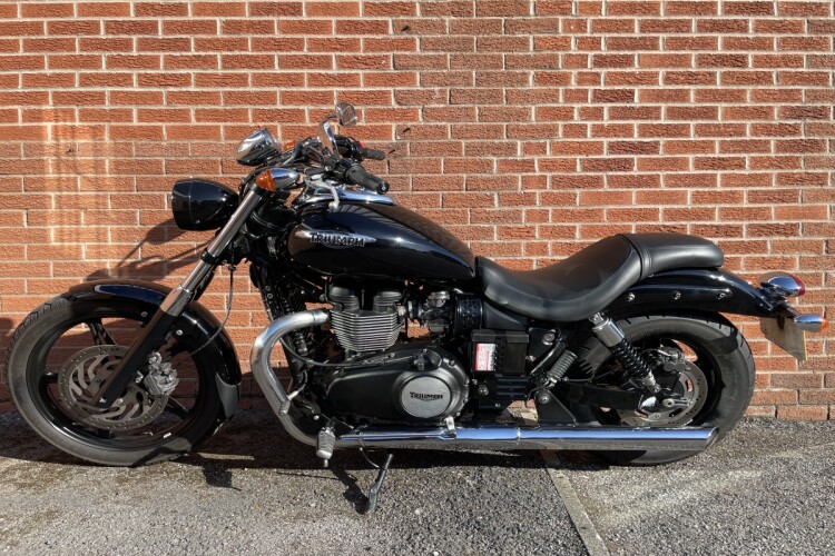 TRIUMPH SPEEDMASTER 865