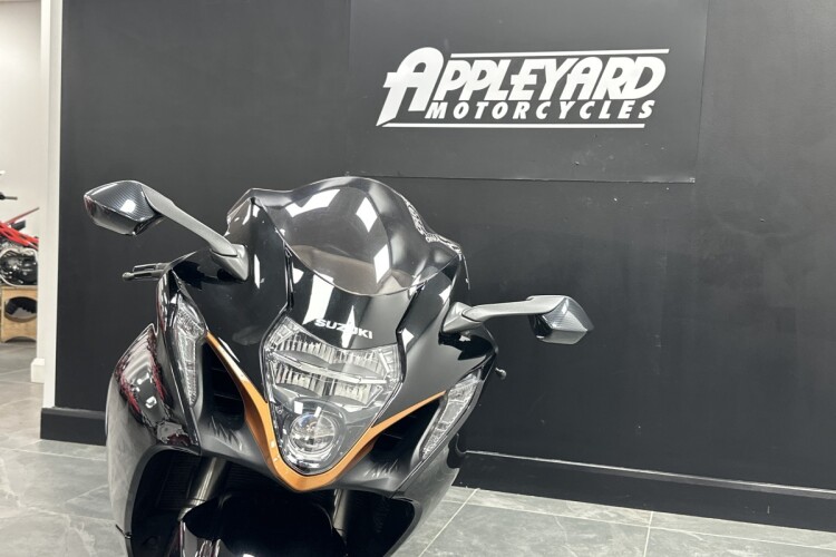 SUZUKI GSX1300R HAYABUSA
