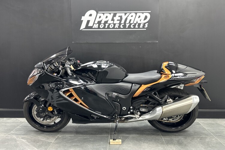 SUZUKI GSX1300R HAYABUSA