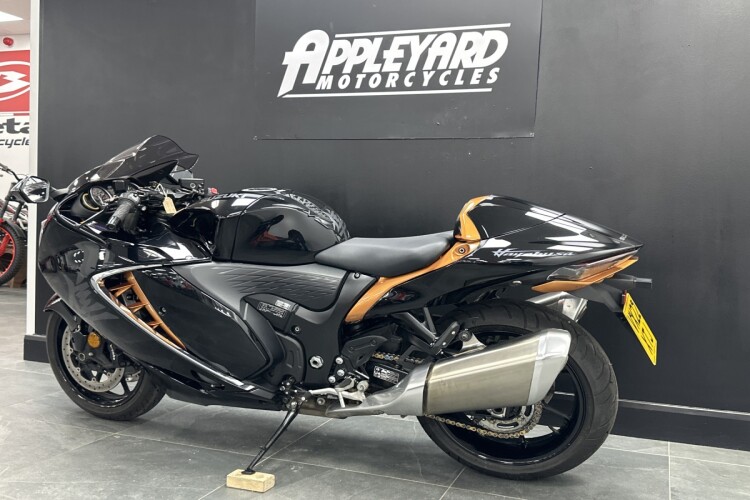 SUZUKI GSX1300R HAYABUSA