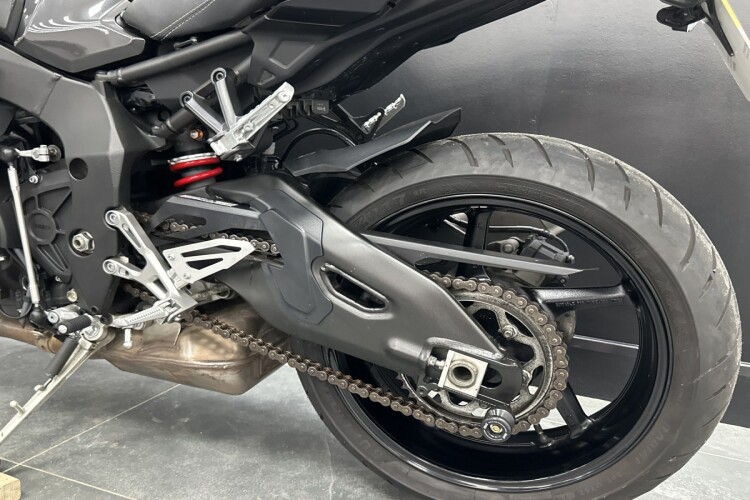 YAMAHA MT-10