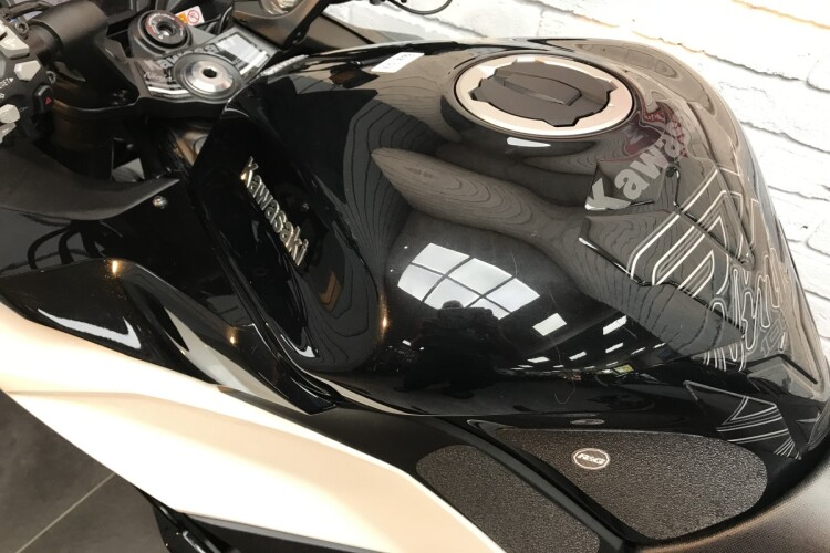 KAWASAKI NINJA 1000SX