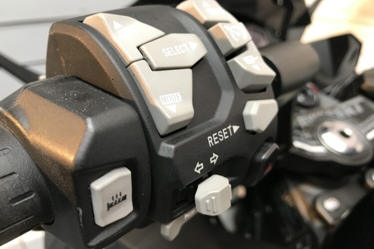 KAWASAKI NINJA 1000SX