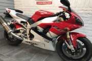 YAMAHA R1