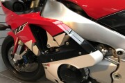 YAMAHA R1