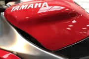 YAMAHA R1