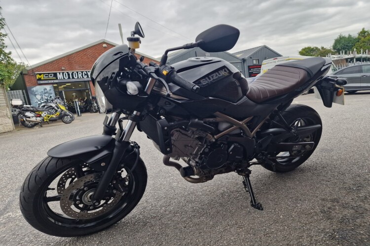 SUZUKI SV650X