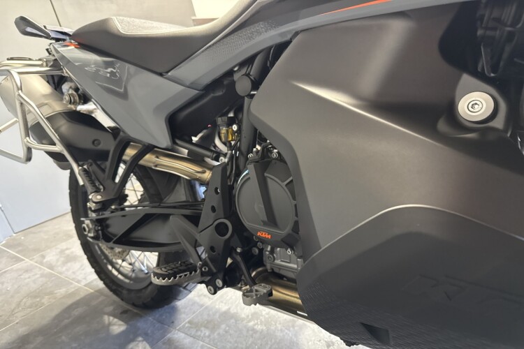 KTM 890 ADVENTURE