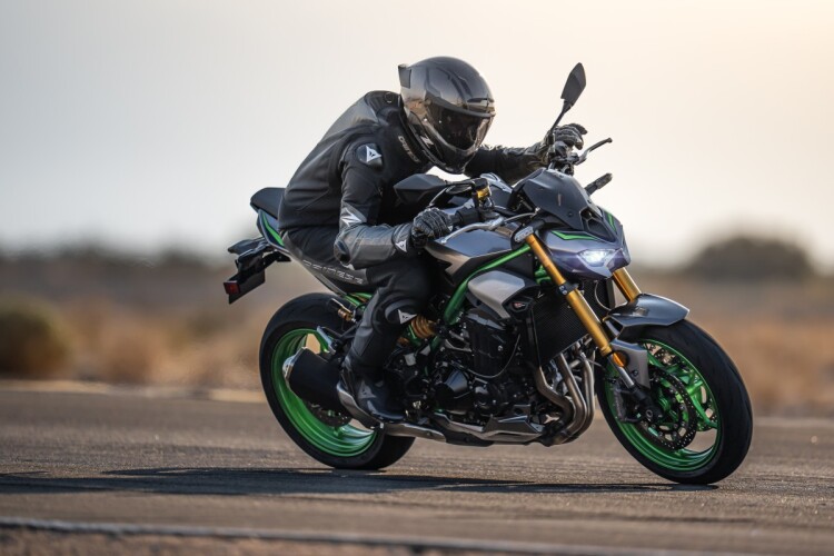 KAWASAKI Z900