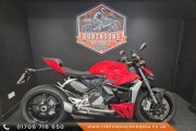 DUCATI STREETFIGHTER V2