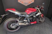 TRIUMPH STREET TRIPLE 675
