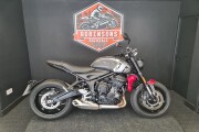 TRIUMPH TRIDENT 660