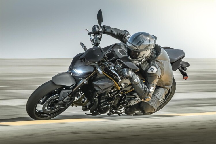 KAWASAKI Z900