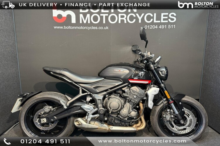 TRIUMPH TRIDENT 660
