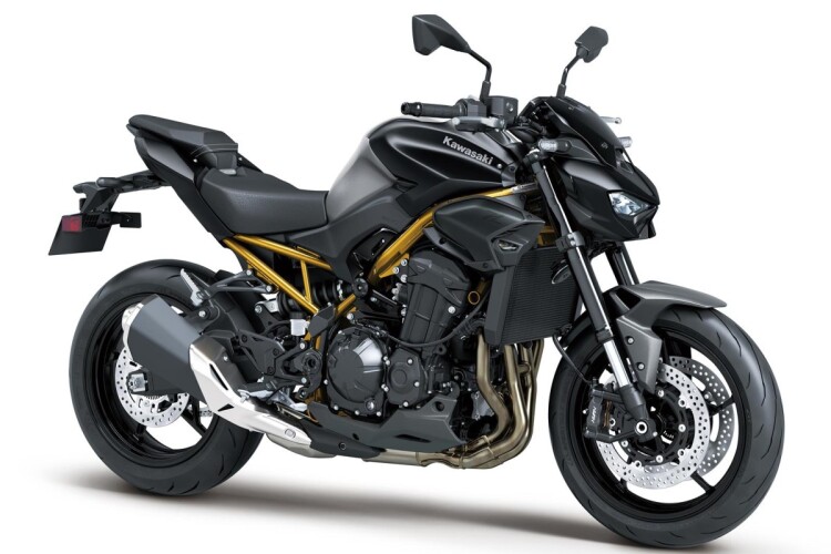 KAWASAKI Z900