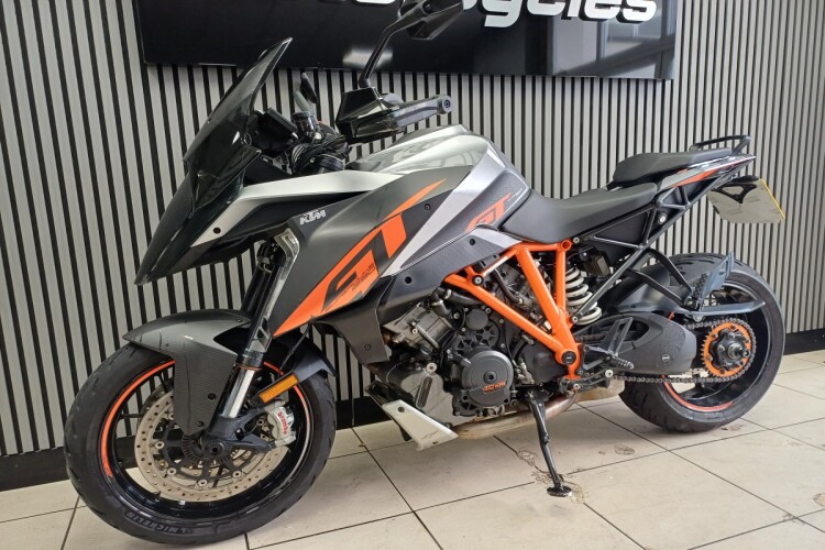 KTM 1290 SUPER DUKE GT