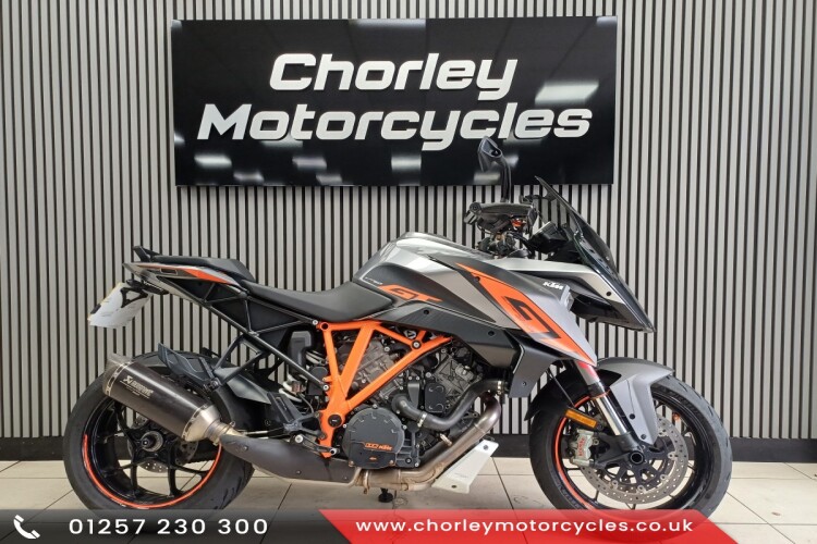 KTM 1290 SUPER DUKE R