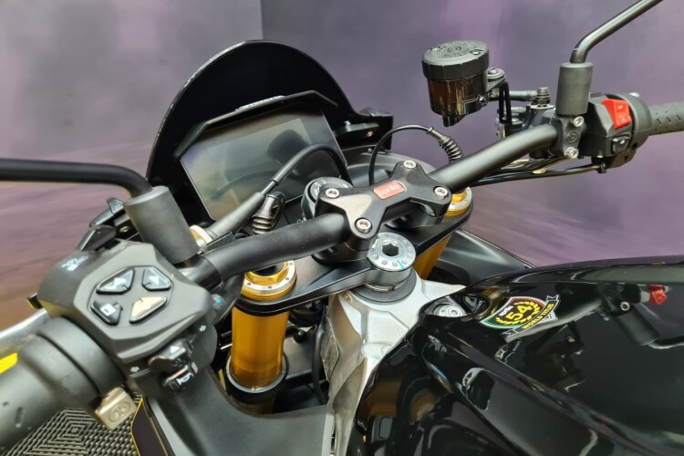 APRILIA TUONO 1100 V4