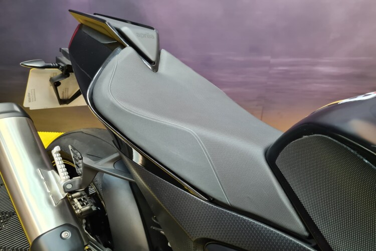 APRILIA TUONO 1100 V4