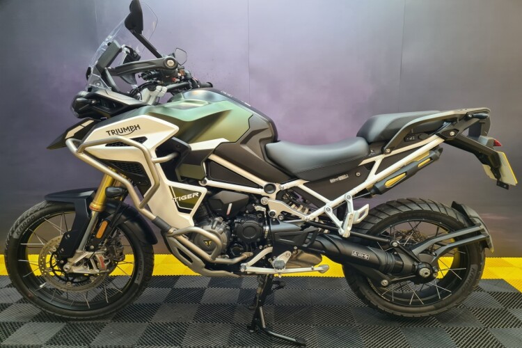 TRIUMPH TIGER 1200