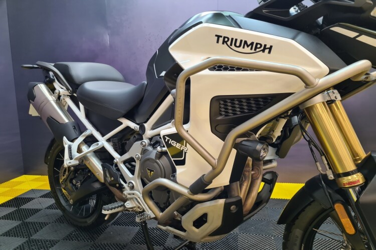 TRIUMPH TIGER 1200
