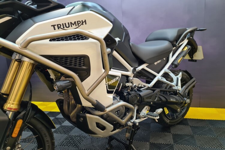 TRIUMPH TIGER 1200
