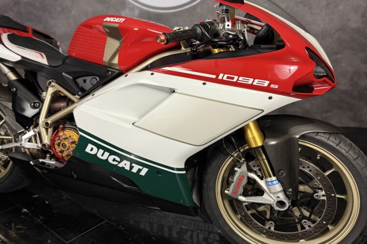DUCATI 1000