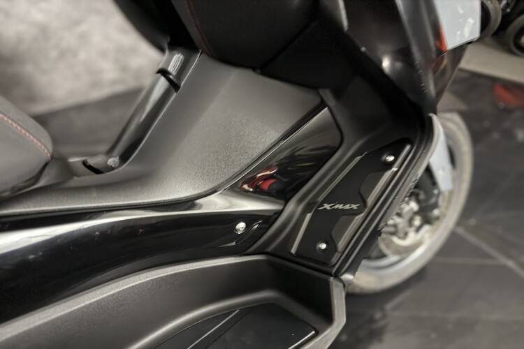 YAMAHA XMAX 300