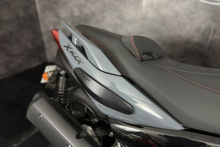 YAMAHA XMAX 300