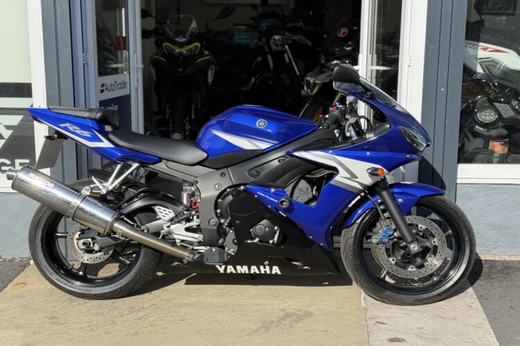 YAMAHA YZF R6