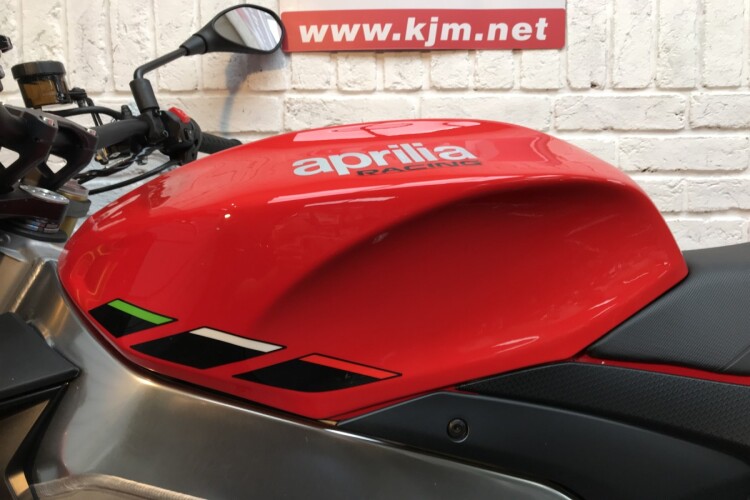 APRILIA TUONO 1100 V4