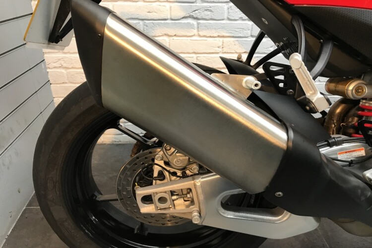 APRILIA TUONO 1100 V4