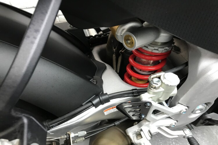 APRILIA TUONO 1100 V4