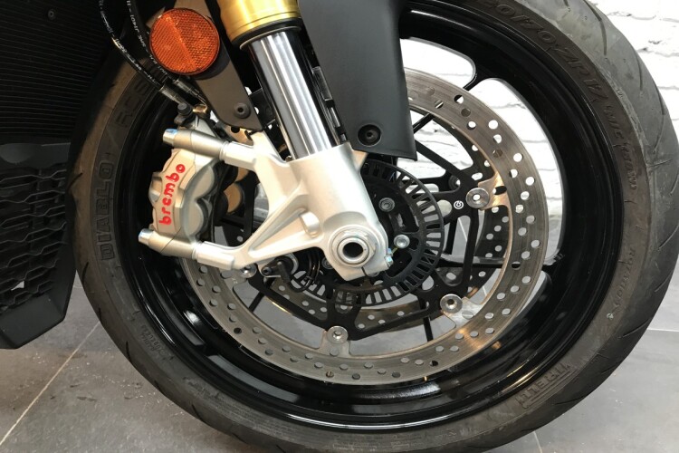 APRILIA TUONO 1100 V4