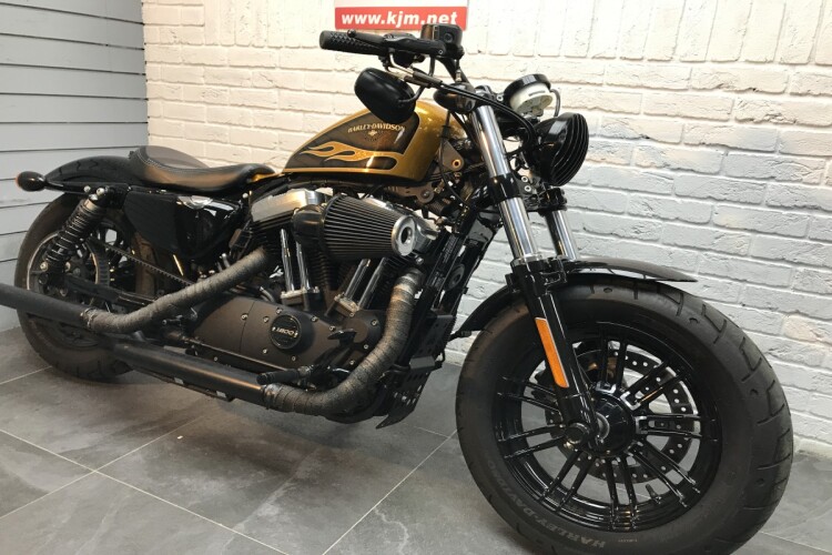 HARLEY-DAVIDSON SPORTSTER