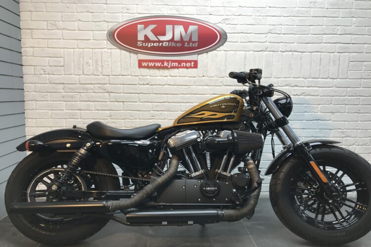 HARLEY-DAVIDSON SPORTSTER