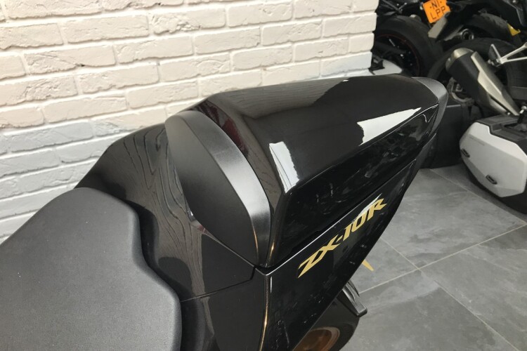 KAWASAKI NINJA ZX-10R