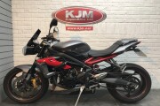TRIUMPH STREET TRIPLE 675