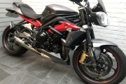 TRIUMPH STREET TRIPLE 675