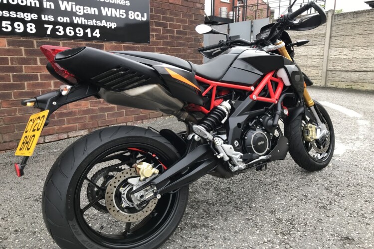 APRILIA DORSODURO 900