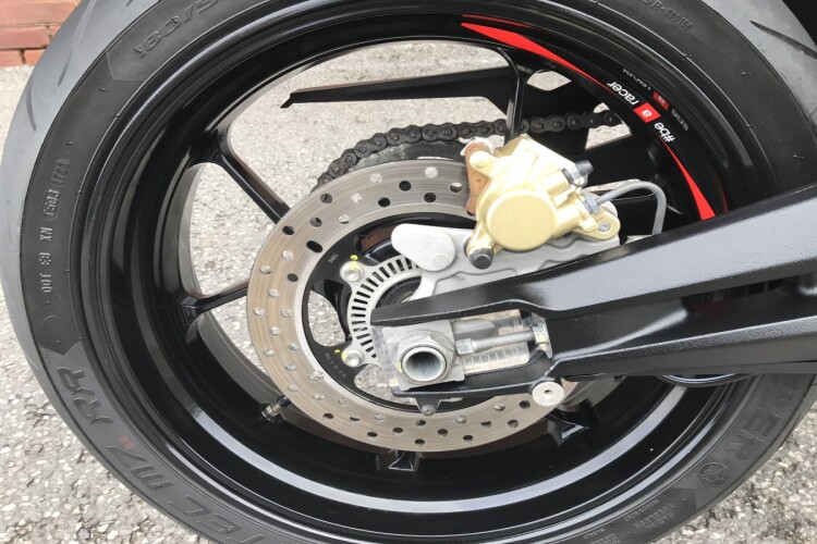 APRILIA DORSODURO 900