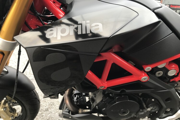 APRILIA DORSODURO 900