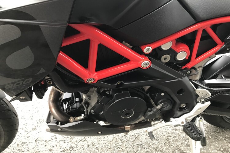 APRILIA DORSODURO 900