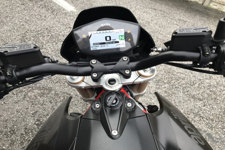 APRILIA DORSODURO 900