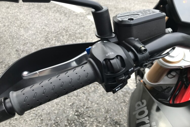 APRILIA DORSODURO 900